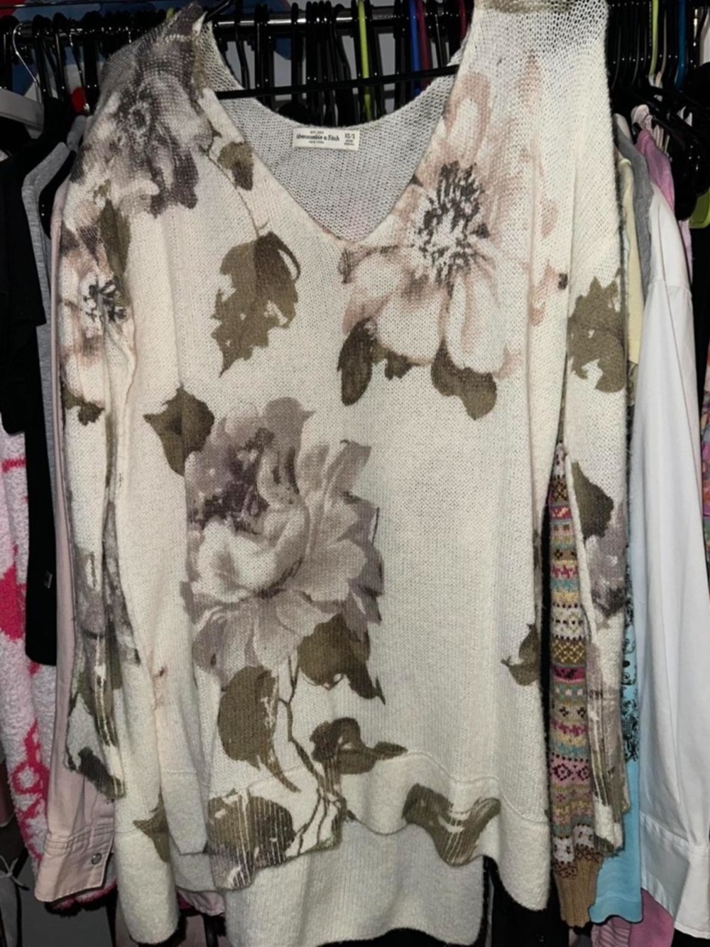 Abercrombie & Fitch Cream Floral V-Neck Pullover